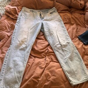 American Eagle Outfitters Women's Light Blue Cropped Jeans